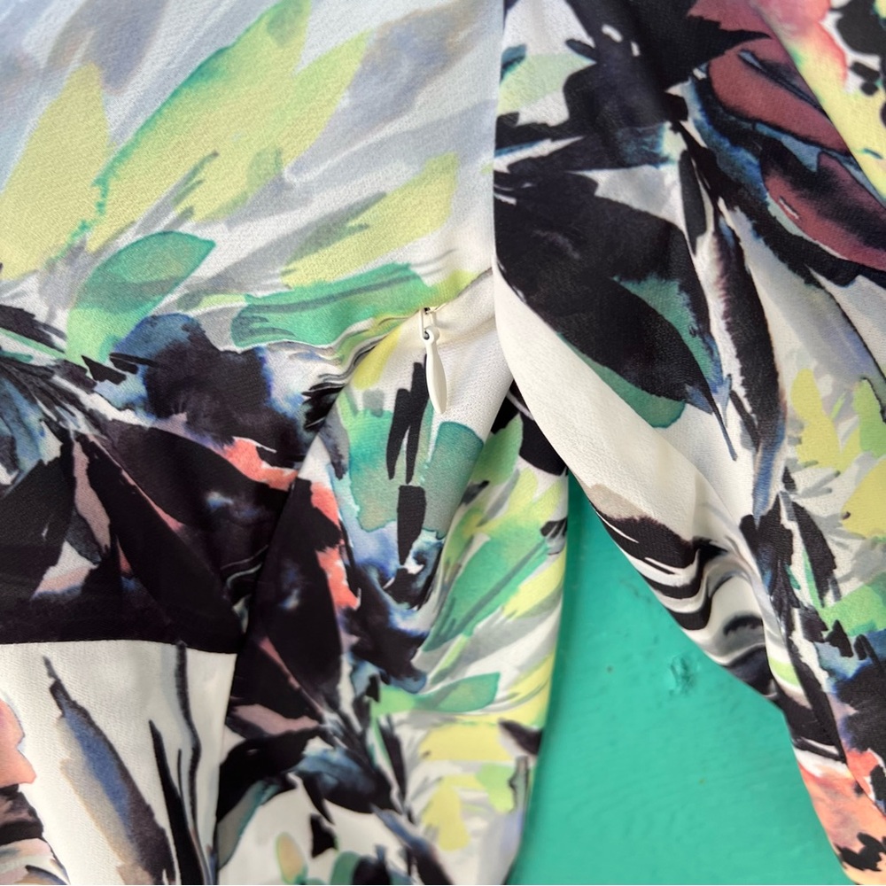 REISS Maria Twist-Front Floral-Print V-Neck Long Sleeve Top - Picture 5 of 10